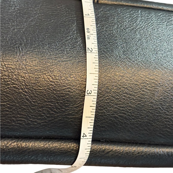 Black Faux Leather Convertible Shoulder Crossbody Bag Gold Hardware - Picture 9 of 11